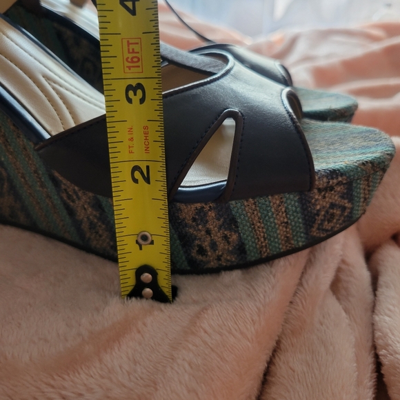 Naturalizer Sherrie T-strap Wedge Size 10 - Picture 7 of 10